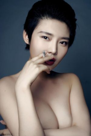 两个裸男脱了裤子摸j视频